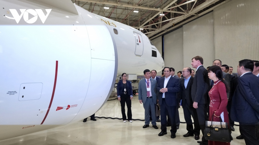 PM encourages aviation cooperation with Embraer S.A.